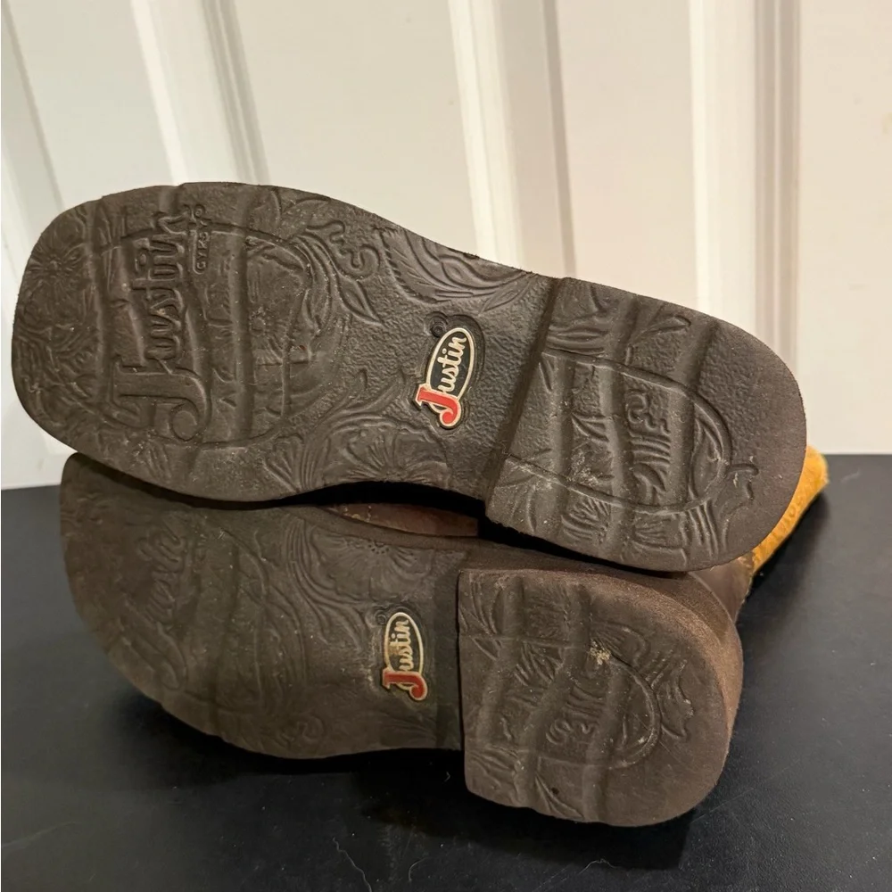 Justin Boots leather upper